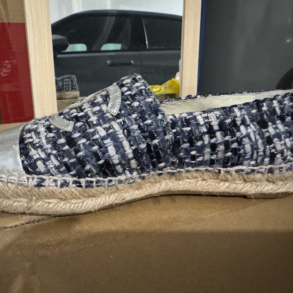 CHANEL tweed and Silver Espadrilles with Iconic CC Logo - Picture 4 of 7